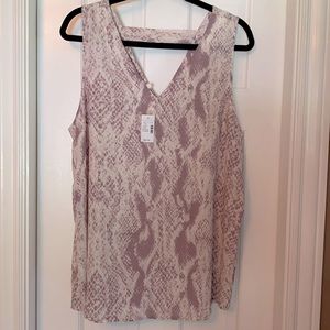 NWT Maurcies Sleevless Blouse